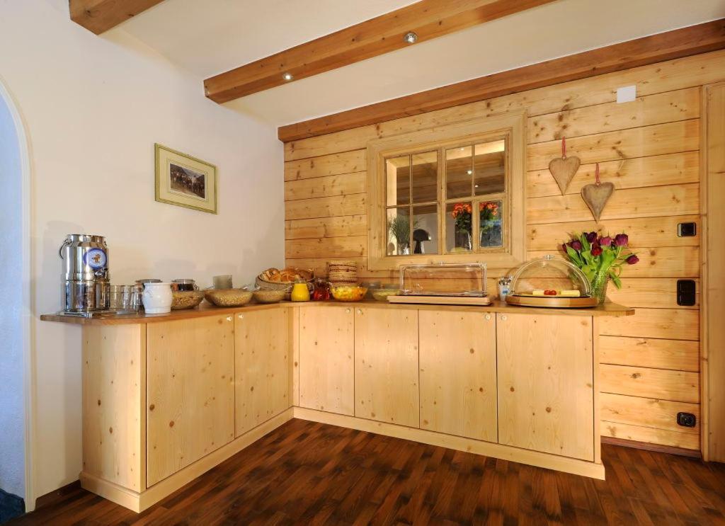 Bed and Breakfast Haus Kueng Zürs Zewnętrze zdjęcie