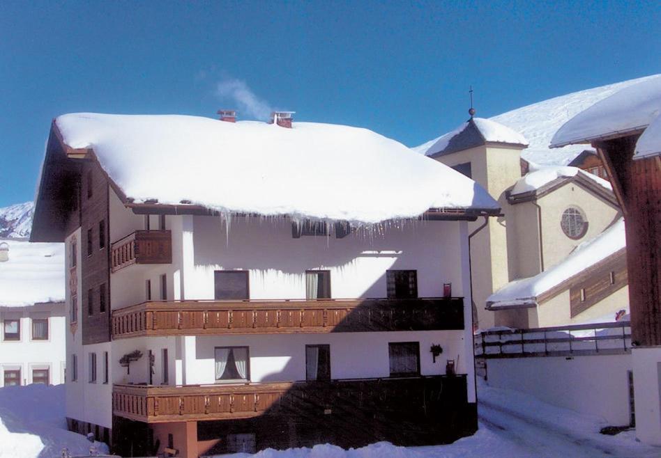 Bed and Breakfast Haus Kueng Zürs Zewnętrze zdjęcie