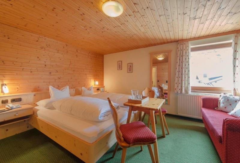 Bed and Breakfast Haus Kueng Zürs Zewnętrze zdjęcie