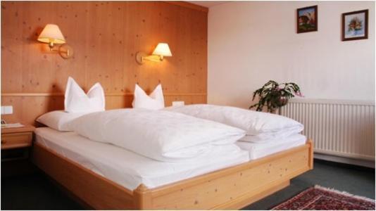 Bed and Breakfast Haus Kueng Zürs Zewnętrze zdjęcie